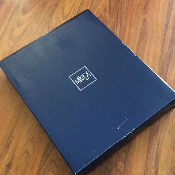 New in box MIKASA Glass beveled Picture frame. Great for weddings. - Picture 11 of 13